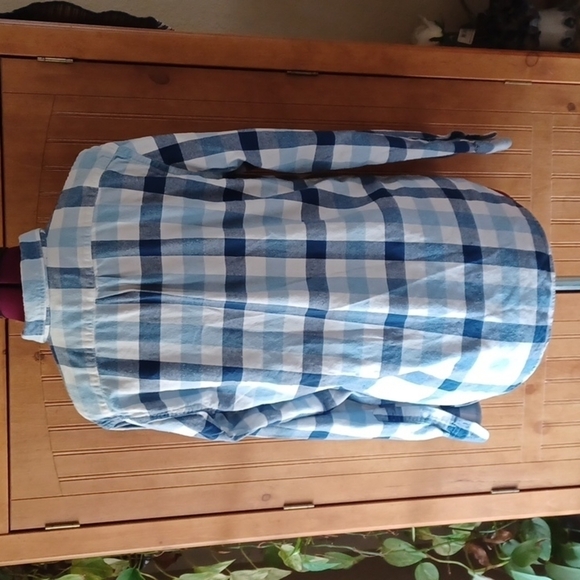 Old Navy Flannel Button Down Slim Fit Shirt - Picture 4 of 6
